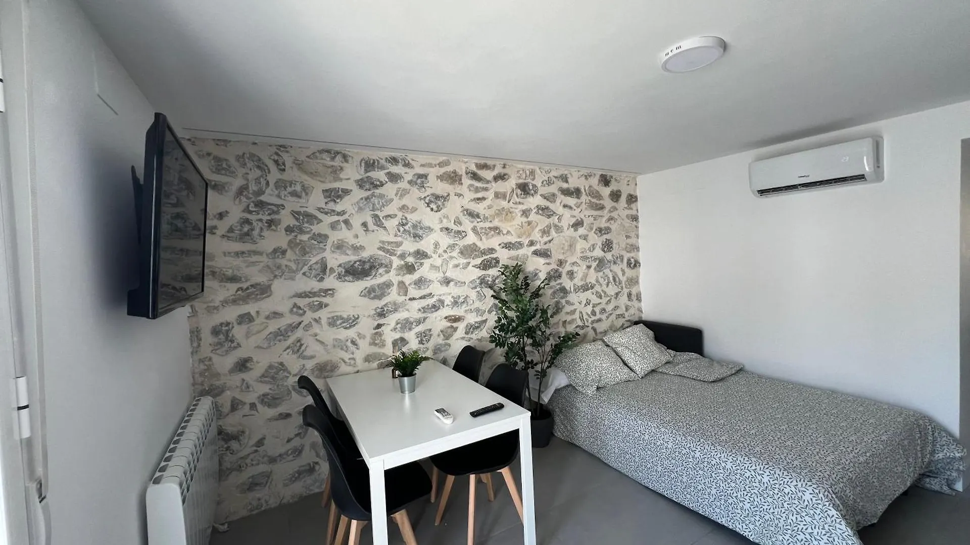 아파트 Apartamento Matias De Cazorla By Clabao